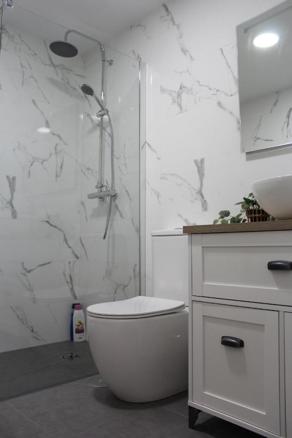 Beautiful Brand New 2 Bedroom Flat With Terrace Málaga Eksteriør bilde